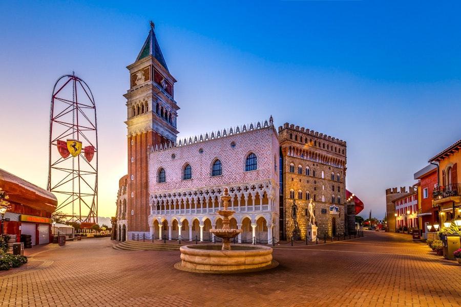 PortAventura Park: Biglietto + Trasporto A/R da Barcellona